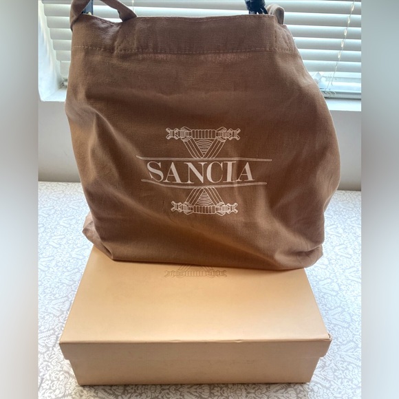 Sancia Laurel Satchel Black Leather Crossbody Shoulder Bag Gold Chain Brand New! - Picture 10 of 10